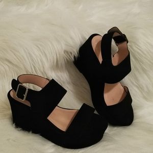 Soda Black Wedges